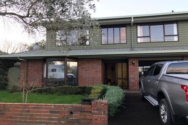 Photo of property in 1/20a Old Lake Road, Narrow Neck, Auckland, 0622