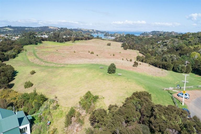 Photo of property in 37 Te Toki Road, Ostend, Waiheke Island, 1081