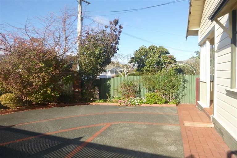Photo of property in 19 Colin Grove, Hutt Central, Lower Hutt, 5010