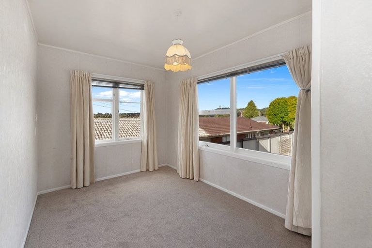 Photo of property in 60 Glengarry Road, Glen Eden, Auckland, 0602