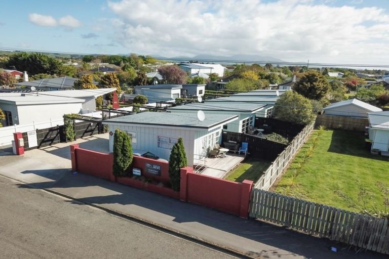 Photo of property in 24 Cologne Street, Martinborough, 5711