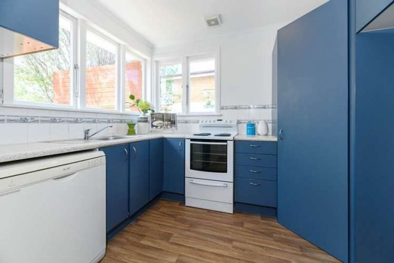 Photo of property in 130 Atkinson Road, Titirangi, Auckland, 0604