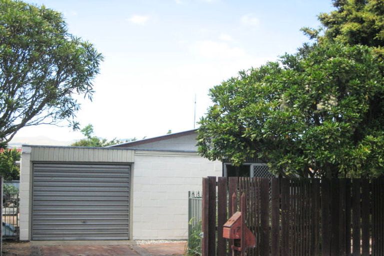 Photo of property in 17 Cheviot Street, Spreydon, Christchurch, 8024