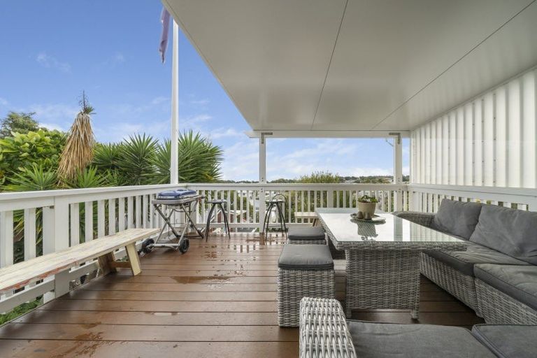 Photo of property in 11 Mount View Place, Spotswood, New Plymouth, 4310