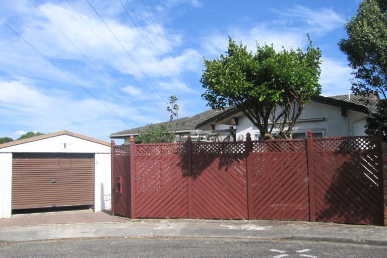 Photo of property in 6 Martha Place, Crofton Downs, Wellington, 6035