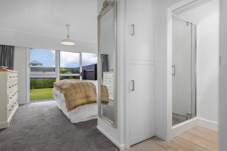 Photo of property in 23 Featherston Street, Levin, 5510