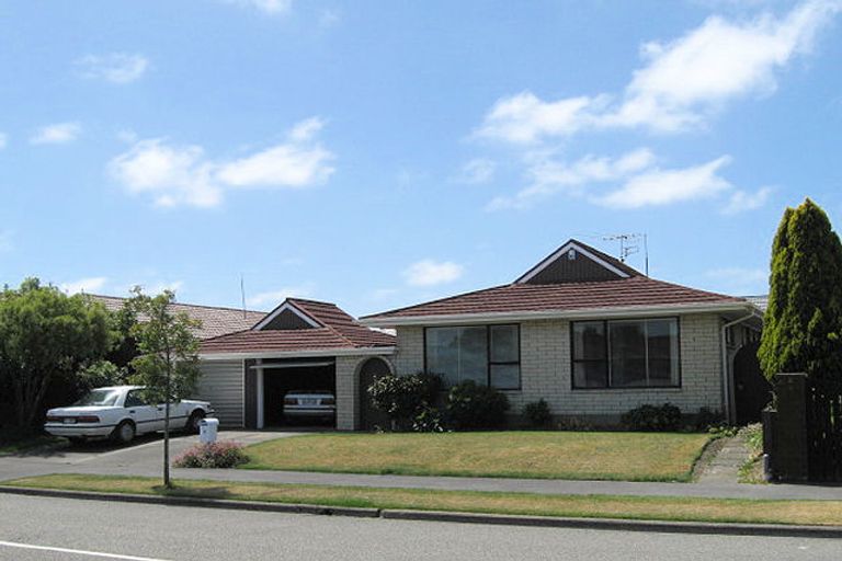 Photo of property in 4 Ansonby Street, Russley, Christchurch, 8042