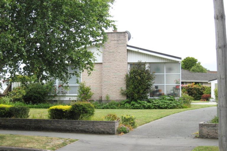 Photo of property in 62 Greendale Avenue, Avonhead, Christchurch, 8042