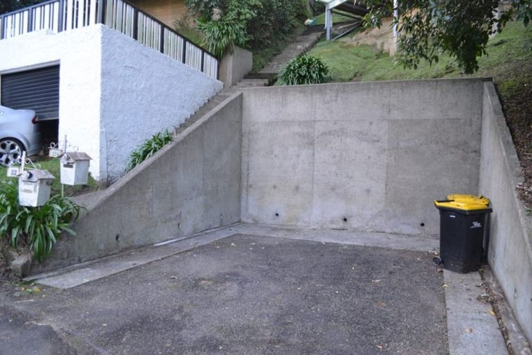 Photo of property in 32 Ngaio Road, Kelburn, Wellington, 6012