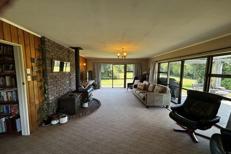 Photo of property in 653 Carrington Road, Hurworth, New Plymouth, 4371