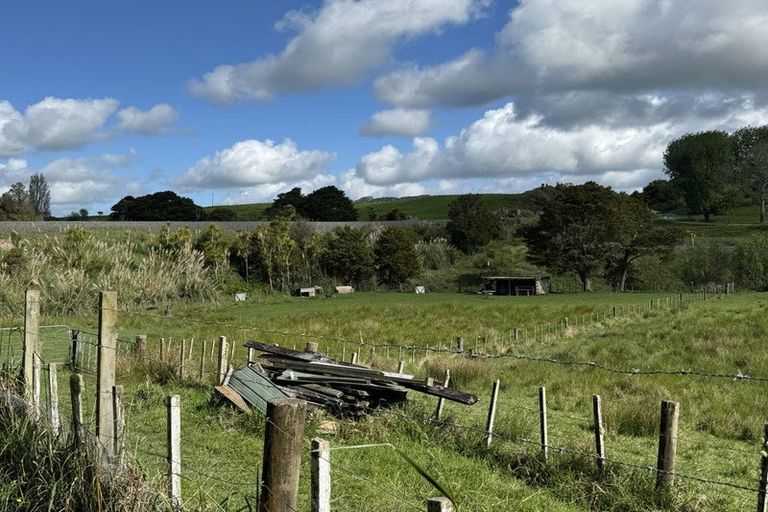 Photo of property in 8 Huarau Station Road, Maungaturoto, 0583