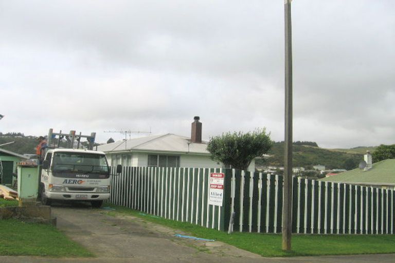 Photo of property in 9 Passive Grove, Ascot Park, Porirua, 5024
