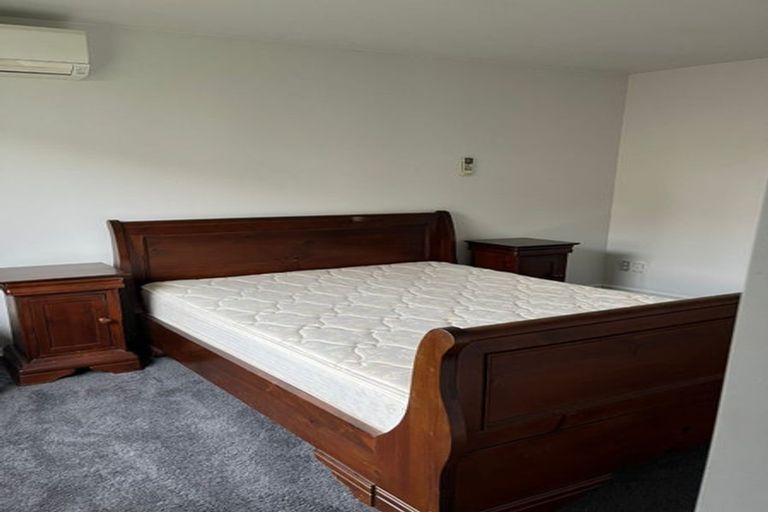 Photo of property in 11 Rosses Place, Pinehill, Auckland, 0632