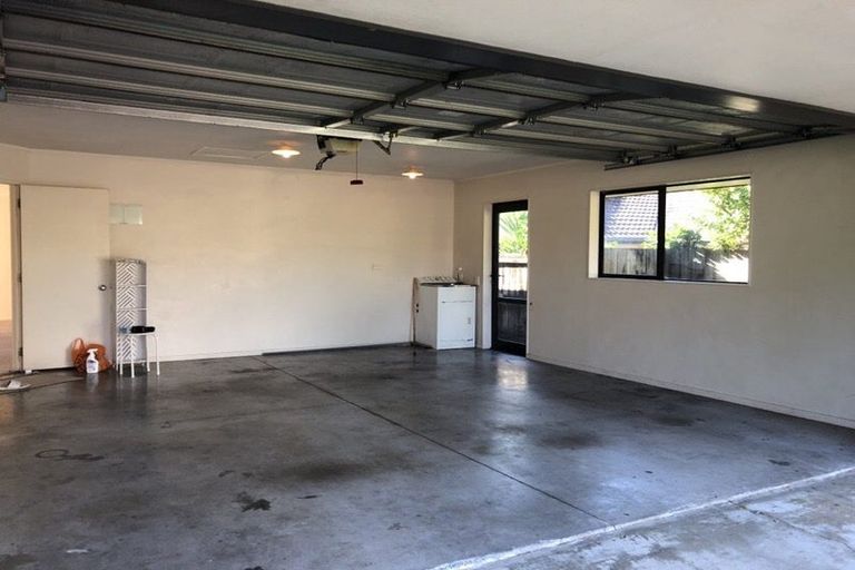 Photo of property in 4 Snave Place, East Tamaki, Auckland, 2013