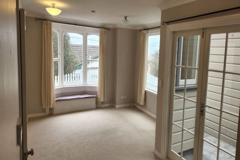 Photo of property in 35 Austin Street, Mount Victoria, Wellington, 6011