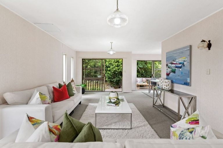 Photo of property in 2/19 Amante Crescent, Mairangi Bay, Auckland, 0630