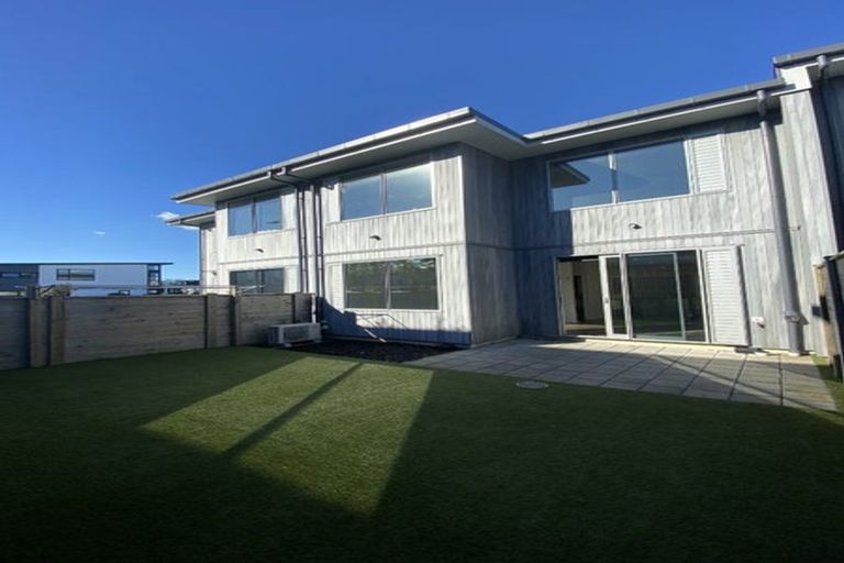 Photo of property in 7 Gunn Way, Hobsonville, Auckland, 0616