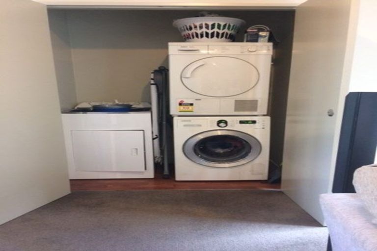 Photo of property in 3c Woodhouse Avenue, Karori, Wellington, 6012