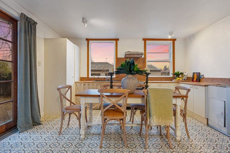 Photo of property in 2/650 Barbadoes Street, Edgeware, Christchurch, 8013