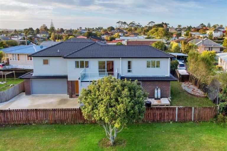 Photo of property in 28b Kirrie Avenue, Te Atatu South, Auckland, 0610