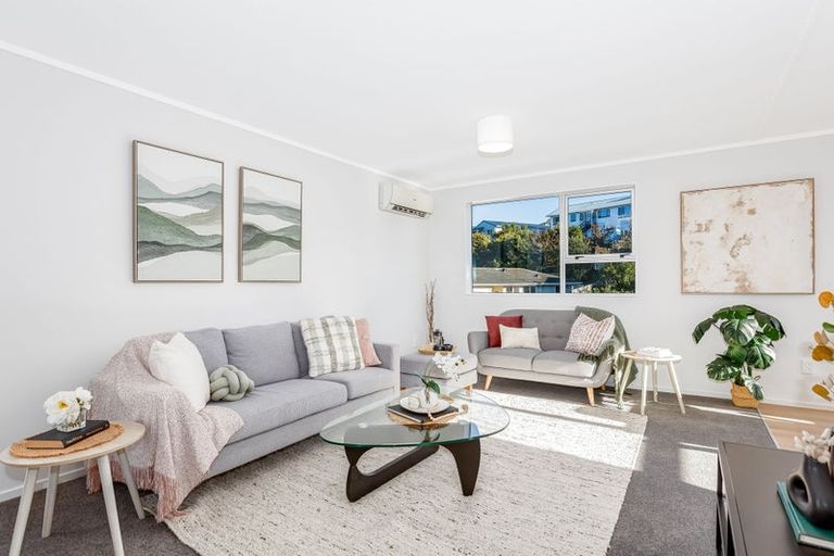 Photo of property in 19 Sombrero View, Ascot Park, Porirua, 5024