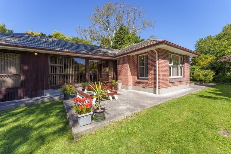 Photo of property in 85 Avonhead Road, Avonhead, Christchurch, 8042