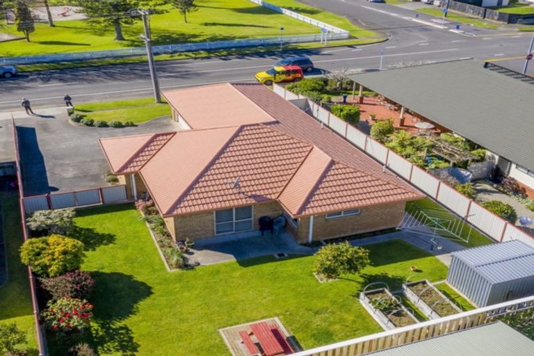 Photo of property in 176 Bath Street, Levin, 5510