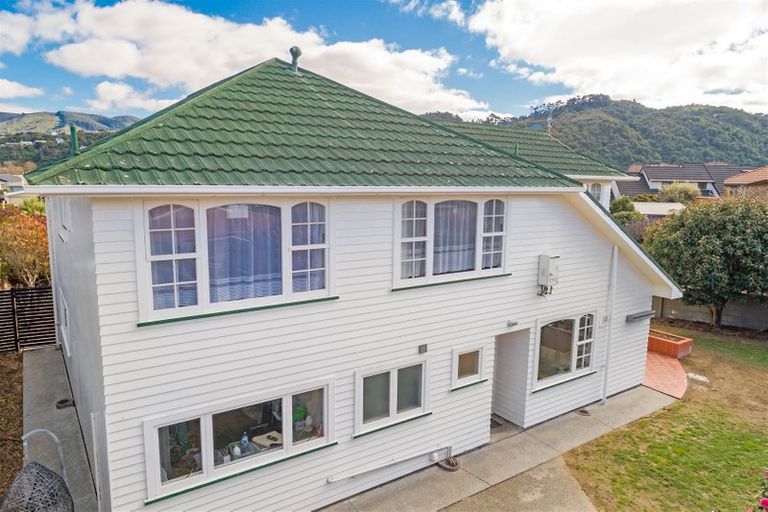 Photo of property in 8 Earlston Grove, Avalon, Lower Hutt, 5011