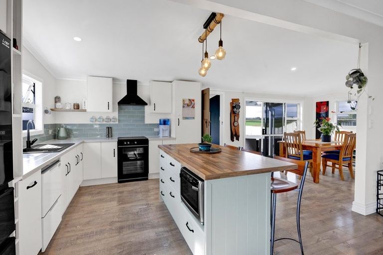 Photo of property in 1288 Normanby Road, Manaia, Hawera, 4678