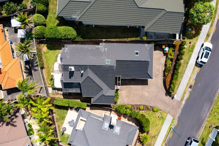 Photo of property in 25 Brooke Ridge Rise, East Tamaki Heights, Auckland, 2016
