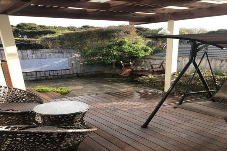 Photo of property in 1/112 Seaview Road, Glenfield, Auckland, 0629