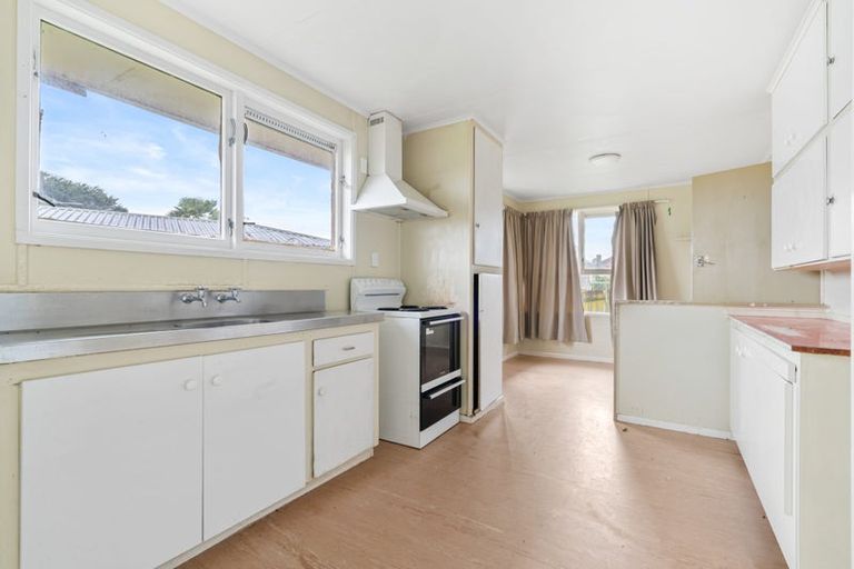 Photo of property in 10 Leonard Place, Otara, Auckland, 2023