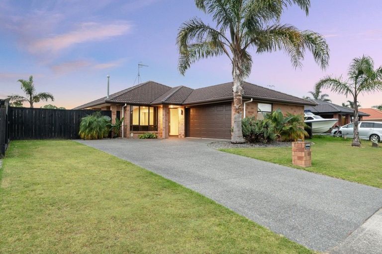 Photo of property in 44 Carrington Drive, Papamoa Beach, Papamoa, 3118