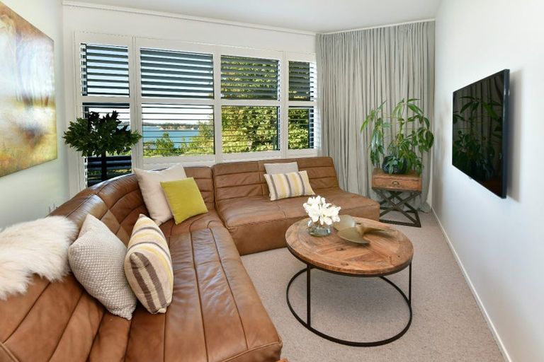 Photo of property in 86 Vipond Road, Stanmore Bay, Whangaparaoa, 0932