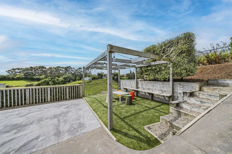 Photo of property in 22b Saint Ives Grove, Whalers Gate, New Plymouth, 4310