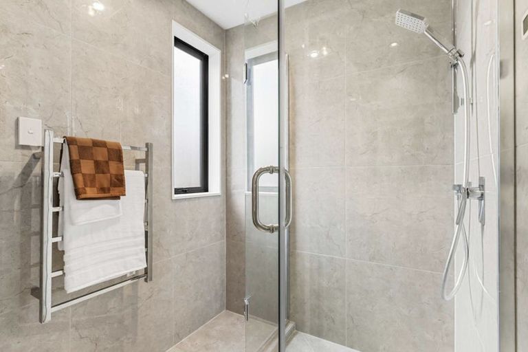 Photo of property in 122a Lancaster Road, Beach Haven, Auckland, 0626