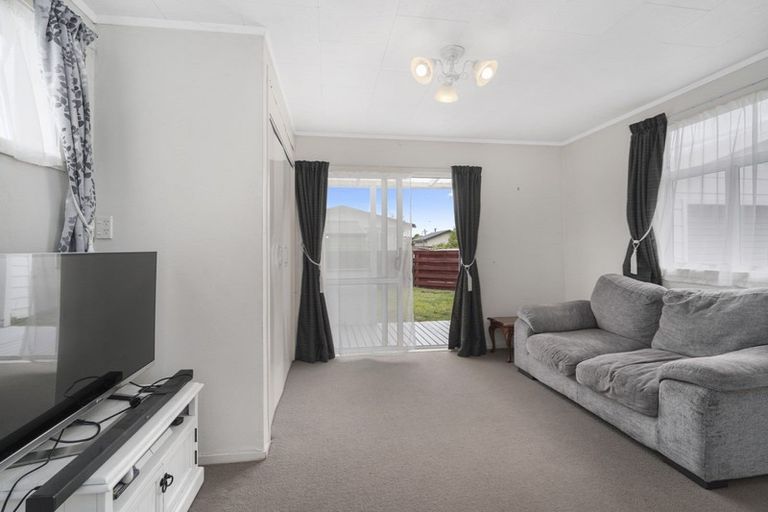 Photo of property in 22 Mako Mako Road, Levin, 5510