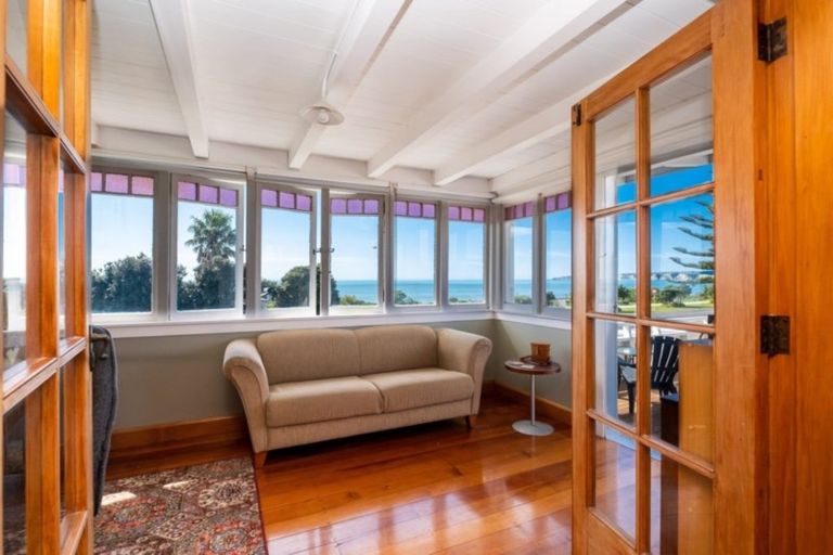 Photo of property in 114 Beach Road, Haumoana, 4102