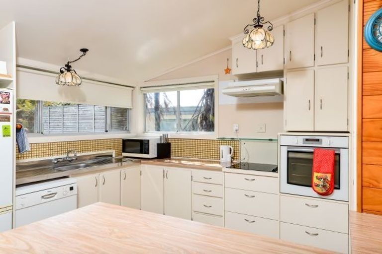 Photo of property in 35 Glen Lynne Avenue, Queenwood, Hamilton, 3210