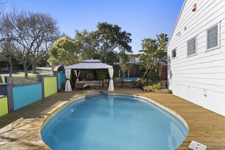 Photo of property in 36 Houston Place, Bayview, Auckland, 0629