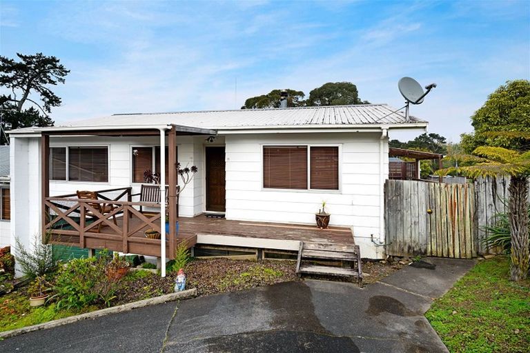 Photo of property in 12 Talavera Place, Te Atatu South, Auckland, 0602
