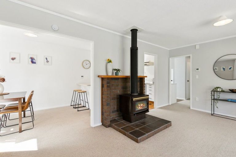 Photo of property in 21 Mexted Terrace, Tawa, Wellington, 5028