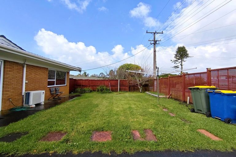 Photo of property in 2/2 Wallace Road, Ranui, Auckland, 0612