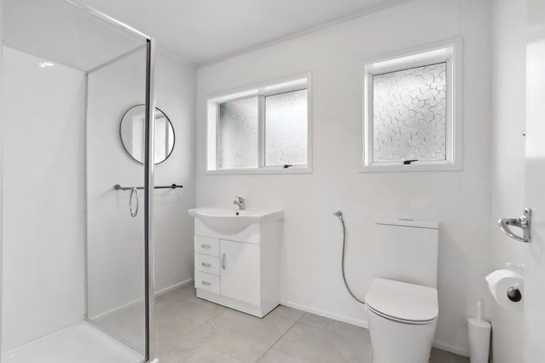 Photo of property in 2/11 Karaka Street, New Lynn, Auckland, 0600