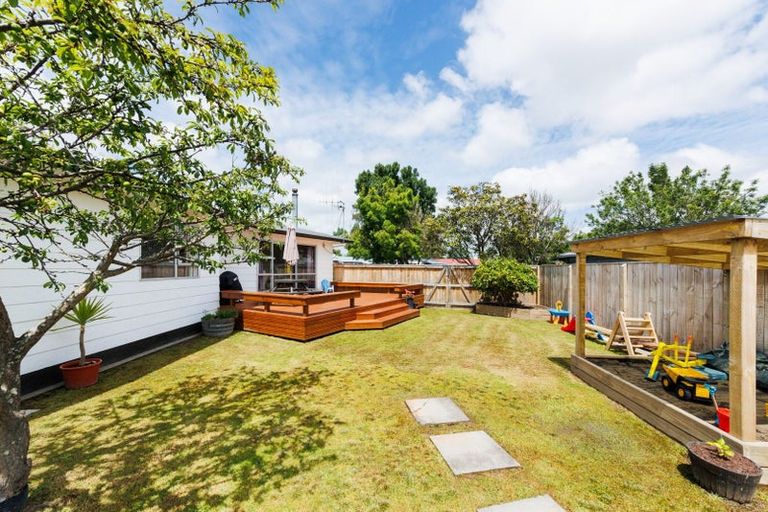 Photo of property in 3 Forbes Place, Kelvin Grove, Palmerston North, 4414