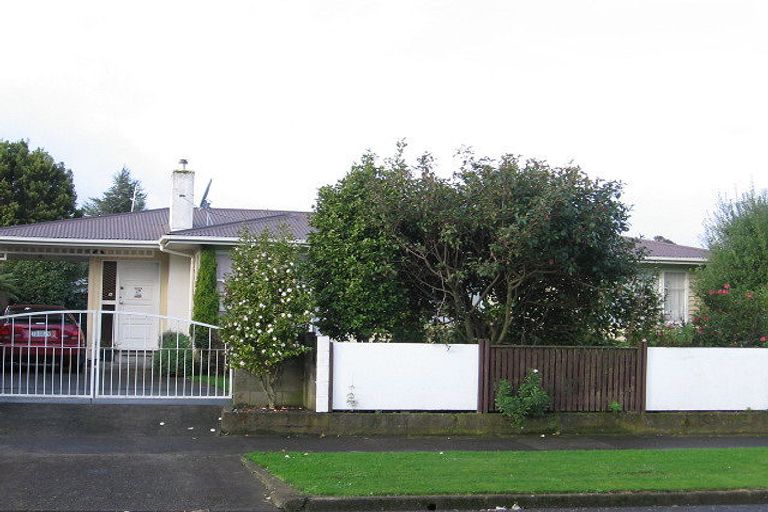 Photo of property in 112 Ruamahanga Crescent, Terrace End, Palmerston North, 4410