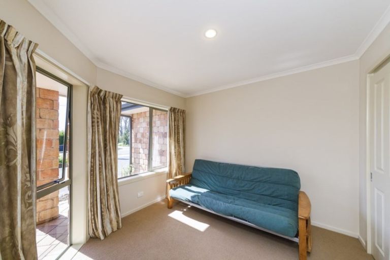 Photo of property in 5 Wilson Street, Bulls, 4818