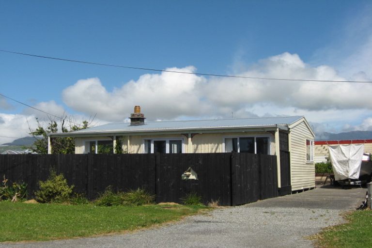 Photo of property in 4 Salisbury Street, Westport, 7825