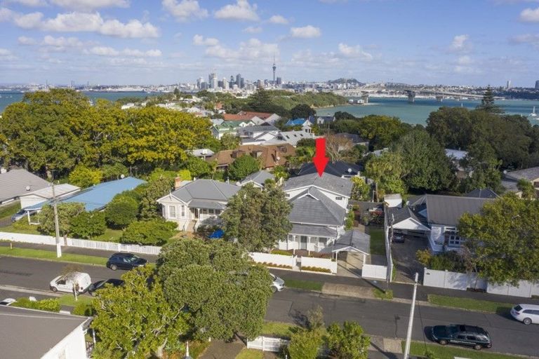 Photo of property in 1/14 Vincent Road, Northcote Point, Auckland, 0627
