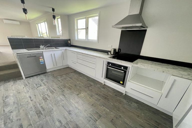 Photo of property in 130 Champion Street, Cannons Creek, Porirua, 5024